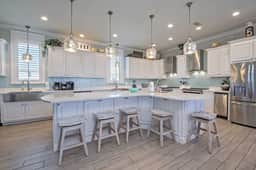 Lemonshello BeachFront, Hot tub, Heated Pool, 8 bedrooms - Image 5